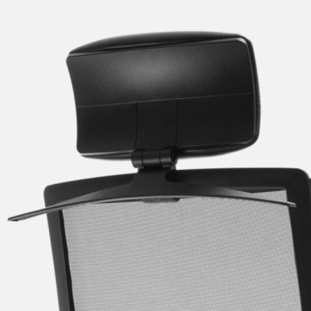 Zoom sur l’appui-tête réglable du fauteuil Eleven noir avec cintre