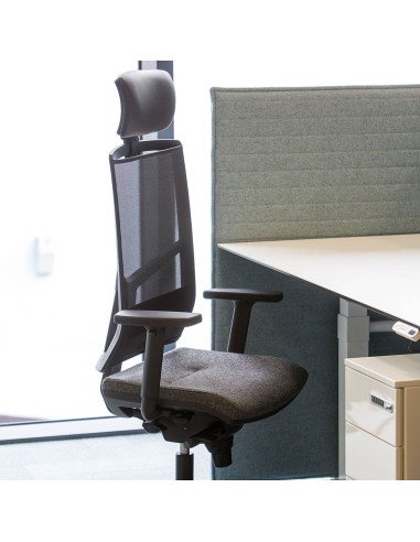 Bureau individuel avec fauteuil Eleven noir et mobilier design en bois clair