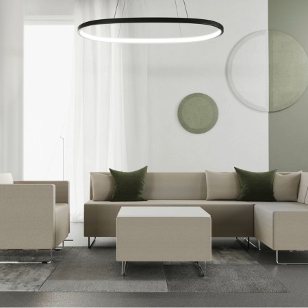 Espace lounge moderne avec banquettes modulaires beiges et table d’appoint bois. - Quadra