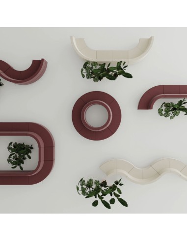 Vue du dessus de modules incurvés bordeaux et beiges avec plantes. - Quadra