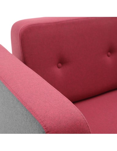 Détail du tissu rouge capitonné et de la texture douce. - U Floe