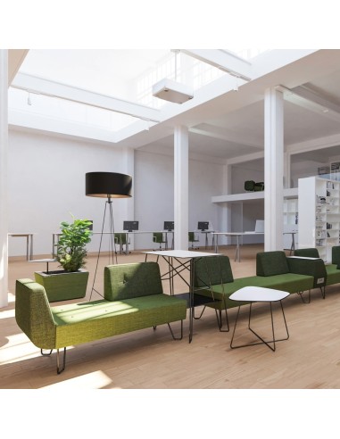 Espace ouvert lumineux avec fauteuils verts et ambiance naturelle. - U Floe