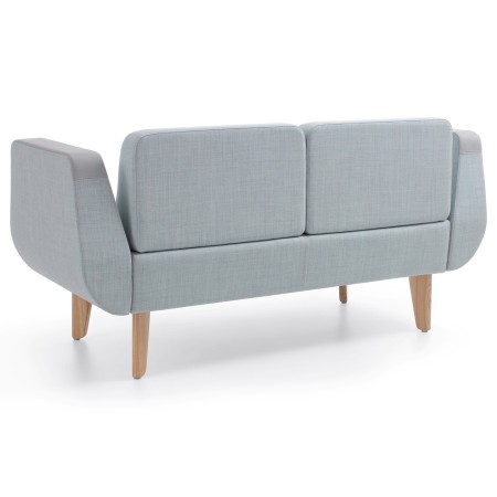 Canapé gris clair moderne avec pieds bois et dossier capitonné. - U Floe