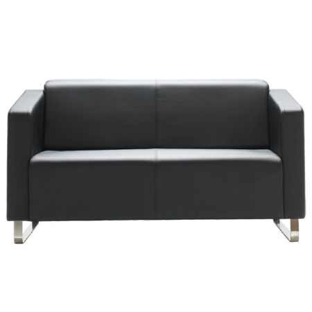 Canapé noir contemporain avec accoudoirs épais. - Voo Voo