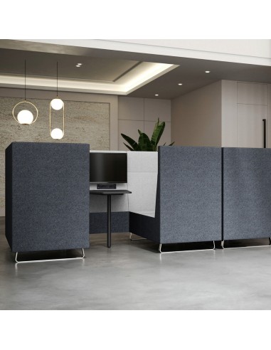 Espace lumineux avec plusieurs Voo Voo Box alignés, parfaits pour des réunions privées. - Voo Voo Box