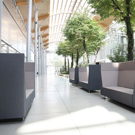 Espace de détente professionnel avec Voo Voo Box disposés en ligne. - Voo Voo Box