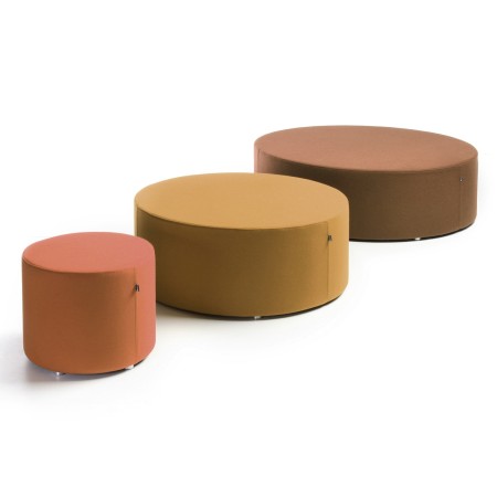 Poufs Rondo XL en tons orange et marron empilés. - Rondo XL