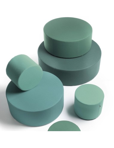Poufs Rondo Small verts empilés de différentes hauteurs. - Rondo Small