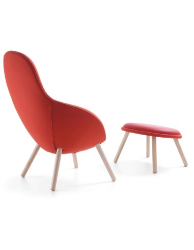 Fauteuil Vieni rouge accompagné de son pouf assorti. - Vieni