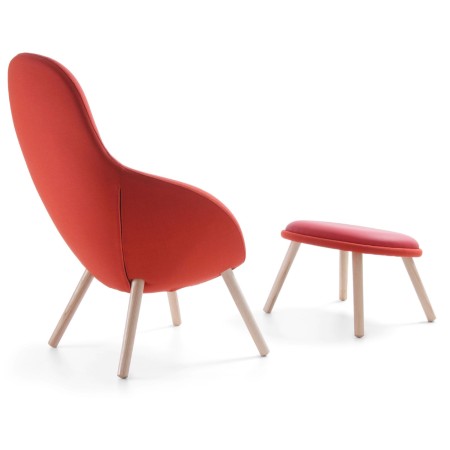 Fauteuil Vieni rouge accompagné de son pouf assorti. - Vieni