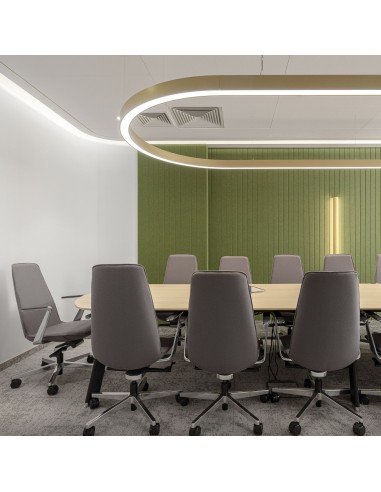 fauteuils de réunion gris autour d'une table ovale en bois LUMI sur roulettes