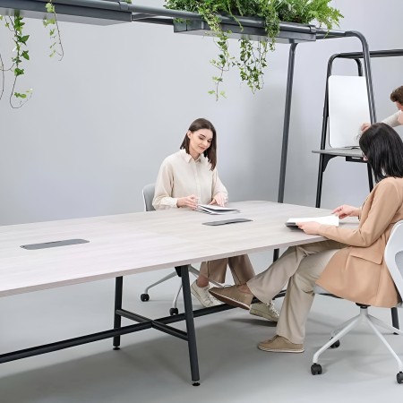 Table de réunion large avec décoration verte et porte tableau blanc - ROUND multipurpose