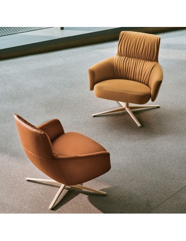 Vue du dessus des fauteuils Grand Grace cuir et tissu pivotants