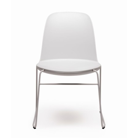 Coque plastique blanche de la chaise Haali – dossier arrondi vue de face