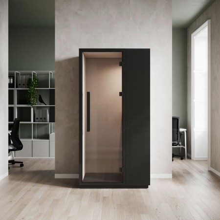 Cabine Quadra dans un espace de coworking contemporain et lumineux. - Quadra