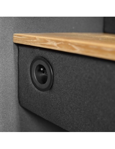 Détail du coin de la tablette et des prises de la cabine Quadra. - Quadra