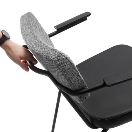 Zoom sur accoudoirs ergonomiques chaise Epocc EP 220