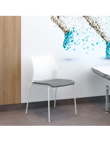 Chaise Fendo avec assise rembourrée pour de longues réunions en espace collaboratif