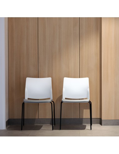 Chaise Fendo en espace d'attente avec assise confortable FD 215