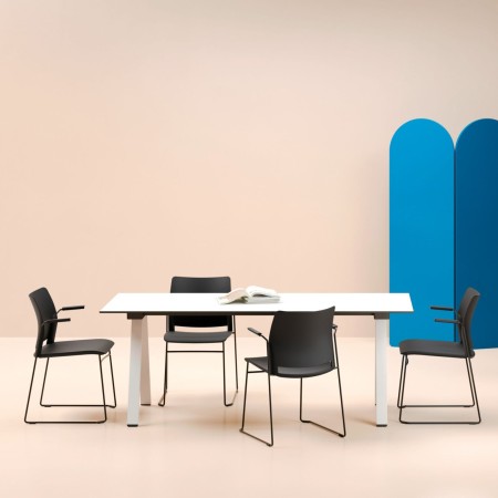 Dossier souple de la chaise Fendo FD 270 pour un meilleur confort dorsal en salle de réunion