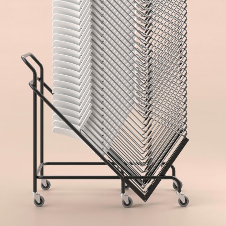 Chariot FD TR chargé de chaises Fendo empilées – vue latérale 2