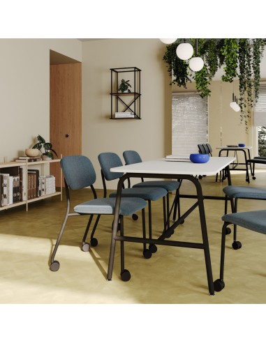 Chaise Hens HS 261 utilisée dans une salle de conférence moderne