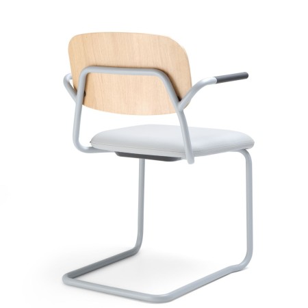 Chaise Hens HS 230 placage chêne – assise rembourrée et structure traîneau métallique de dos