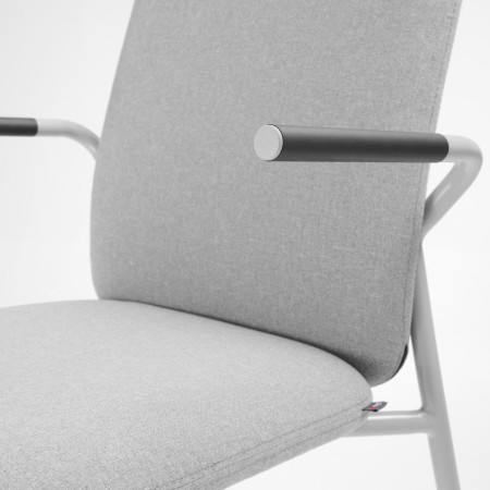 Détail du dossier haut rembourré de la chaise HS 260 H