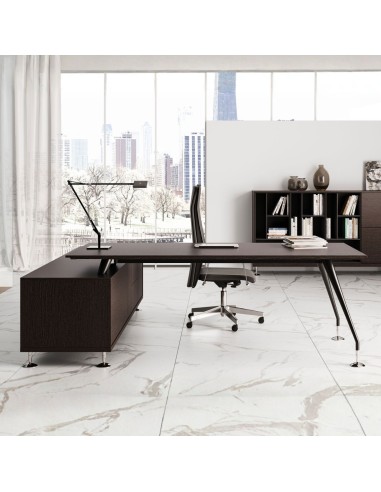 Bureau de direction Enosi coloris noir avec armoire de rangement intégrée sur le retour dans un bureau