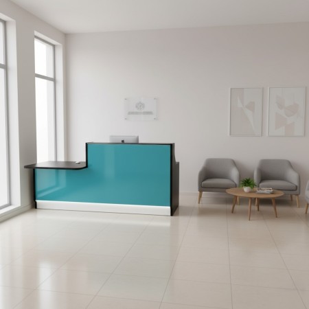 Meuble de réception turquoise et noir avec fauteuils gris et table basse dans espace lumineux