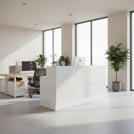 Banque d'accueil dans bureau lumineux