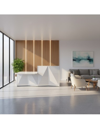 Banque d'accueil blanche dans espace lumineux avec canapé et fauteuil beige