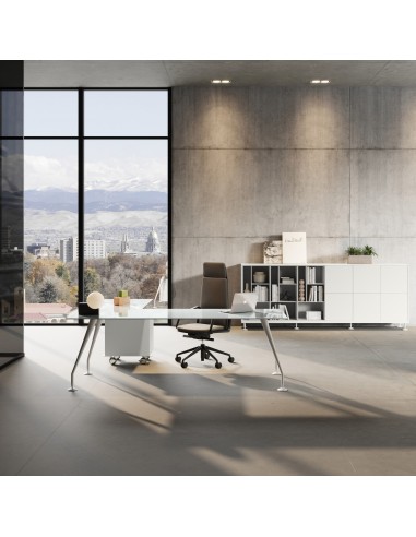 Bureau de direction Enosi 200 cm avec plateau effet noyer et piètement blanc dans un cabinet d’architecte à Sion