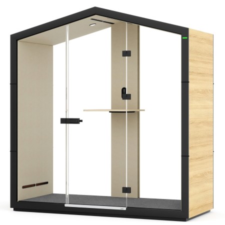 Cabine Treehouse en finition bois clair avec parois intérieures beiges et porte vitrée. - Treehouse