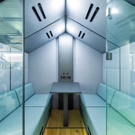 Cabine Treehouse en version translucide avec éclairage supérieur design. - Treehouse