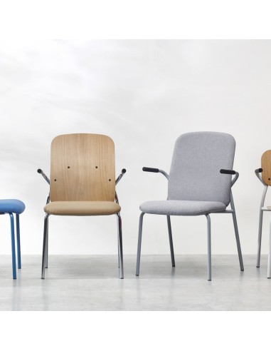 Ambiance salle de réunion avec chaises Hens 220 H