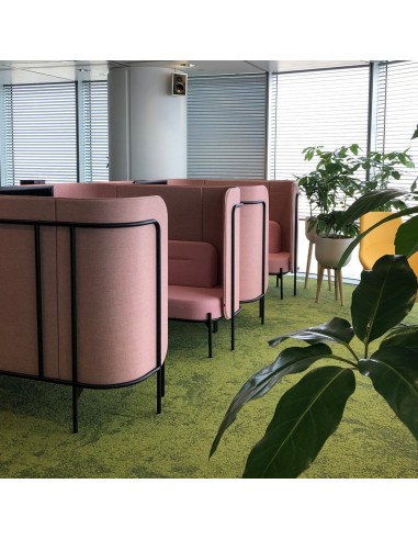 Ensemble de Leaf Pod disposés en open space pour créer des zones de travail semi-fermées.