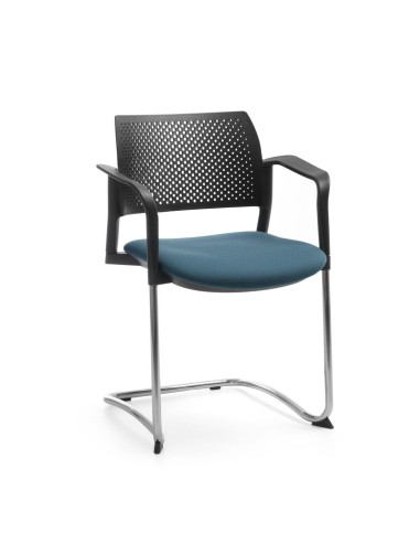 Dossier perforé ergonomique de la chaise KY 230 pour salles de réunion