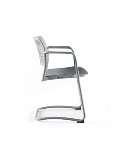 Vue latérale de la chaise de conférence KY 230 avec piétement traîneau chromé