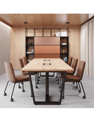 salle de réunion équipée de chaises Lumi LM 241 sur roulettes brunes