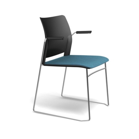Chaise Fendo FD 270 – version plastique noir et assise rembourrée confortable bleue