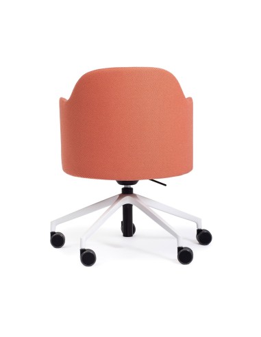 Vue de derrière de la chaise Flos – accoudoirs et assise large