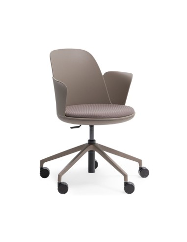 Chaise design ergonomique Haali HL 5R P en taupe avec assise tissu – vue de trois quarts