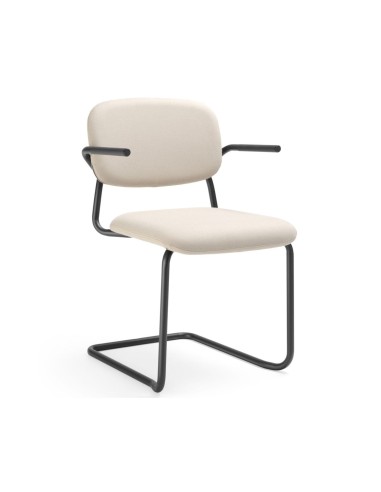 Chaise de réunion Hens HS 230 tapissée beige avec piétement traîneau noir, vue de trois-quarts