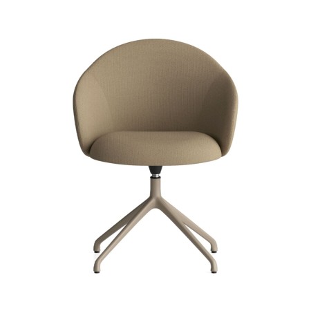 Chaise Volta pivotante en teinte sable, dossier arrondi et base en métal 4 branches, présentation frontale - Volta