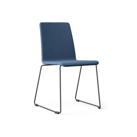 Chaise Moon avec assise tissu bleu et piètement luge blanc – Moon