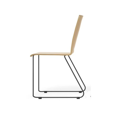 Vue latérale du modèle Moon Wood, structure fine et dossier en bois – Moon Wood