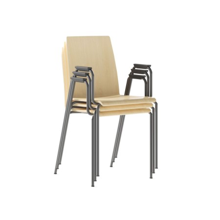 Deux chaises Moon Wood empilées partiellement, structure métallique – Moon Wood