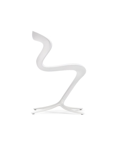 Chaise Callita blanche – profil latéral montrant les lignes fluides