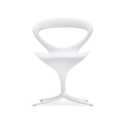 Chaise Callita blanche – vue frontale intérieur épuré et moderne
